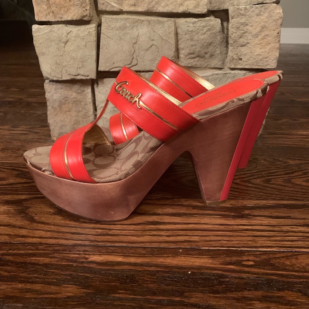 Fabulous Coach Orange & Gold Platform Sandals 8.5